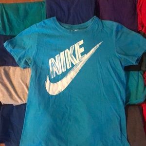 Nike Women’s Shirt
